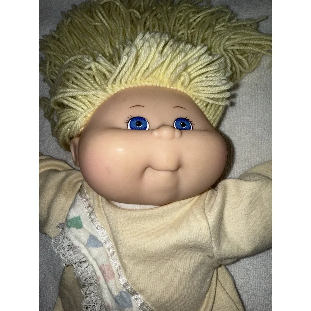 Vintage‎ Cabbage Patch 1997 Doll Blonde Yarn Hair Blue Eyes
